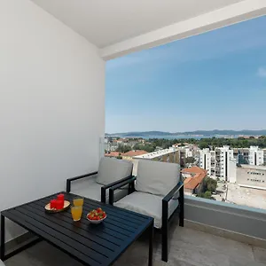 Apartment Malo Center - Rooftop, Wifi, Parking, Zadar